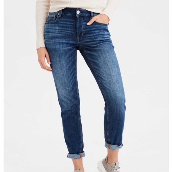 AEO Hi-Rise Tomgirl Jeans - Picture 1 of 7